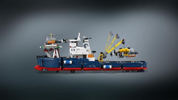 Actual product image LEGO research vessel (42064, LEGO Technic)