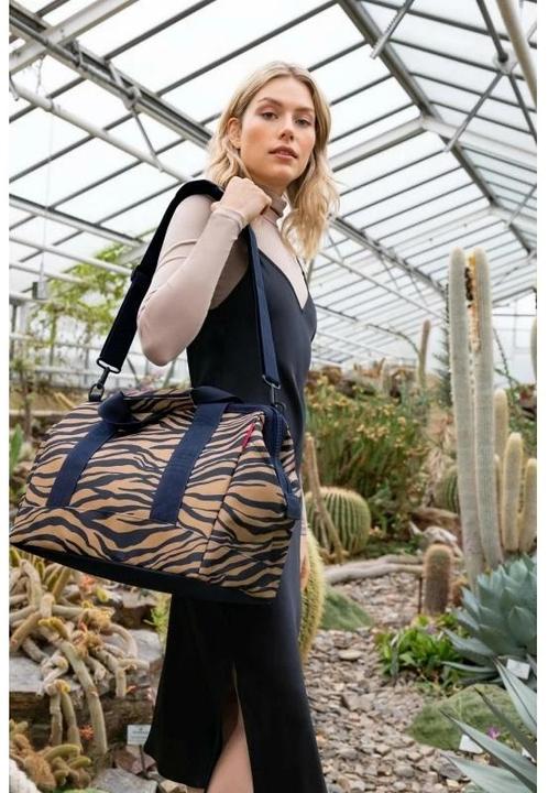 Actual product image reisenthel Shoulder Bag Allrounder L Sumatra