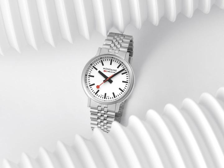Produktbild Mondaine MST.4101B.SJ Stop2go Horloge - Stationsklok - Saffierglas - Staal - Zilver - 41 mm breed - Quartz - (Swiss Made, 41 mm)