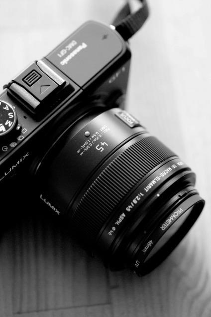 Produktbild Panasonic 45mm f/2.8 Leica DG Macro Elmarit Mega OIS (Micro Four Thirds, Micro Four Thirds)