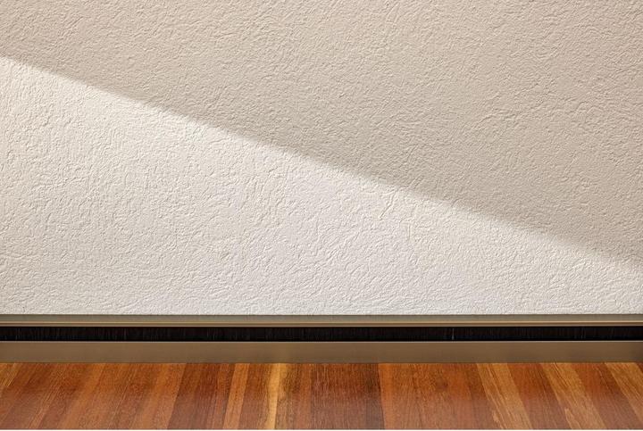 Actual product image Elbro Skirting board channel 2400×60×20mm golden brown brush black (Duct, 240 cm)