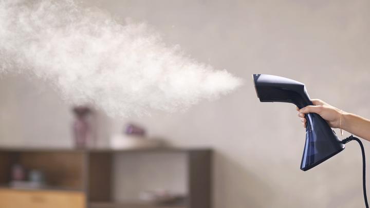 Image du produit Philips Défroisseur vapeur portable pour vêtements couchés et suspendus (1600 W, 32 g/min)