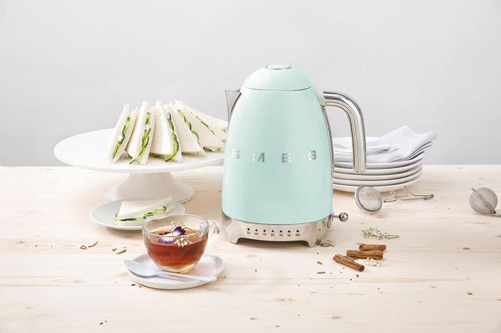 Actual product image Smeg 50's retro style with temperature control (1.70 l, EU plug)