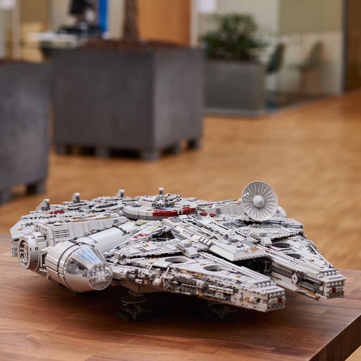 Actual product image LEGO Millennium Falcon (75192, LEGO Rare Sets, LEGO Star Wars)