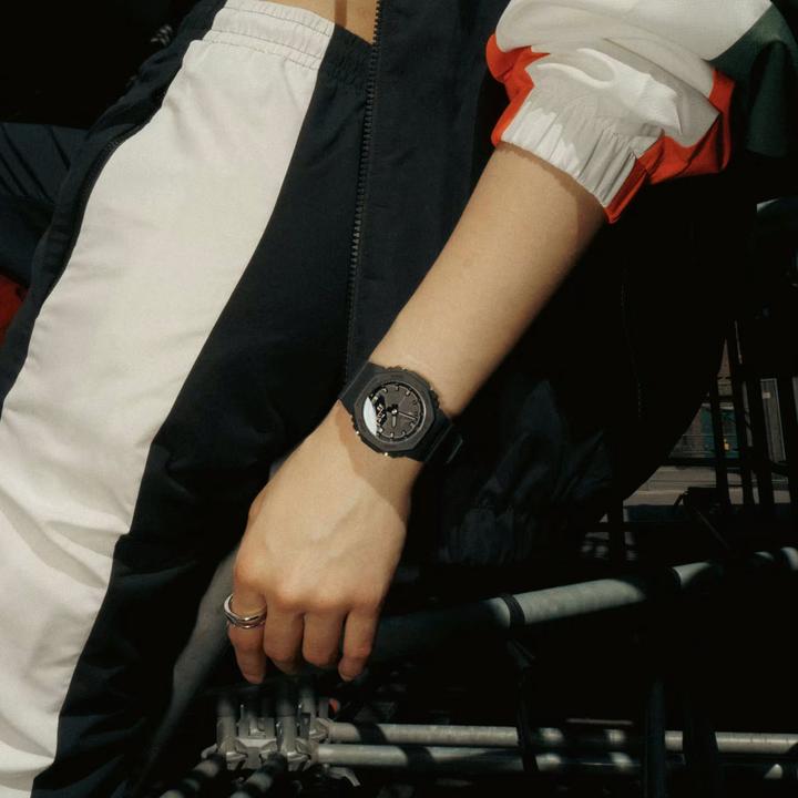 Produktbild G-Shock GMA-P2100BB-1AER (Chronograph, 40 mm)