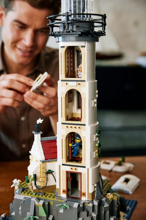 Productafbeelding LEGO Gemotoriseerde vuurtoren (21335, LEGO Ideeën, LEGO Zeldzame Sets)
