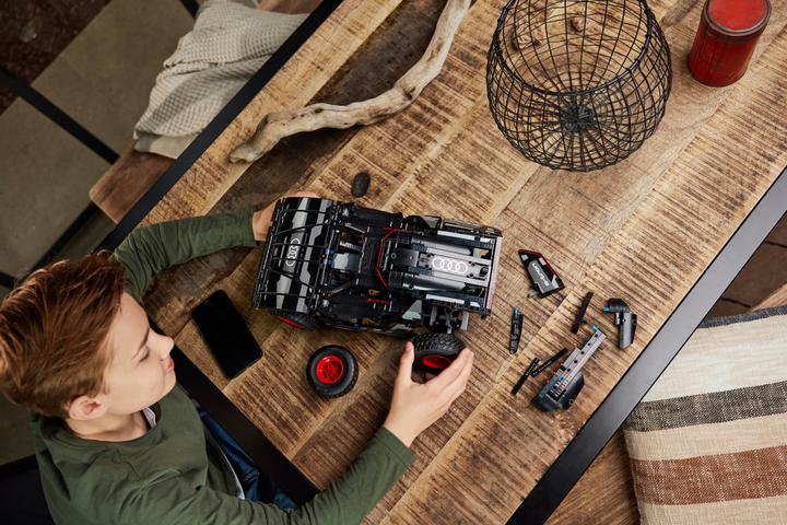 Actual product image LEGO Audi RS Q e-tron (42160, LEGO Technic)