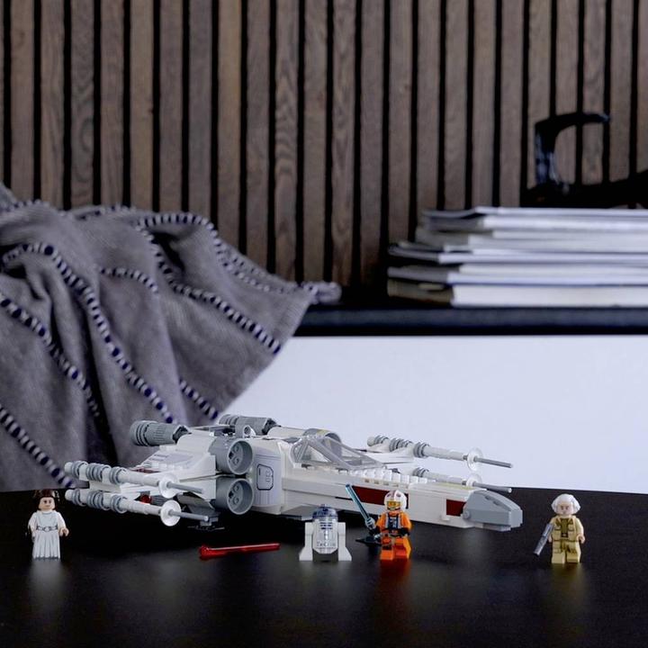 Produktbild LEGO Luke Skywalkers X-Wing Fighter (75301, LEGO Star Wars)