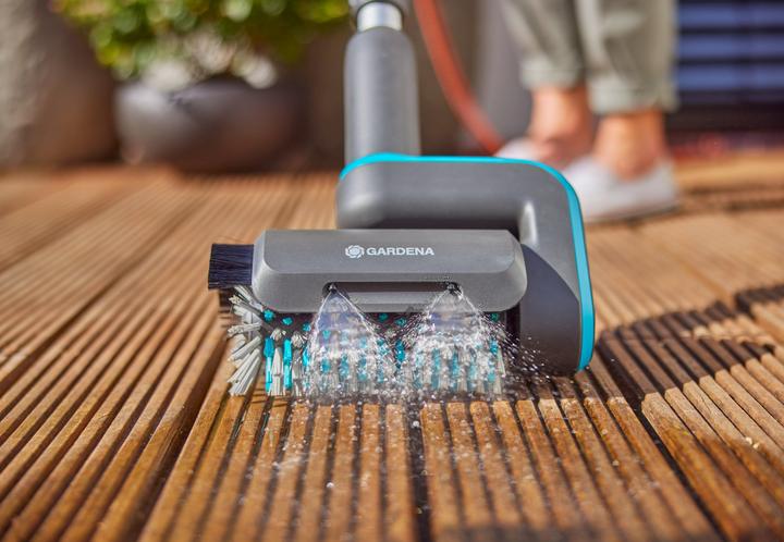 Actual product image Gardena Cordless multi-cleaner Aqua Brush Patio 03/18V P4A (Rechargeable battery operated)