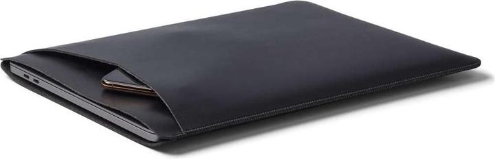 Actual product image Philbert Design Philbert - Ultra Slim Sleeve - Black - MacBook 13"/14" M1/M2 - 2021-2023