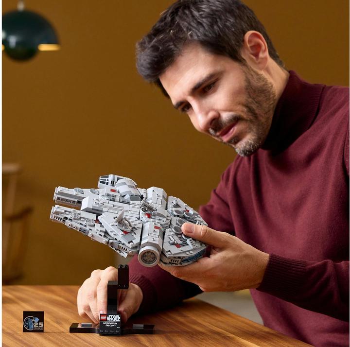 Produktbild LEGO Millennium Falcon (75375, LEGO Star Wars)