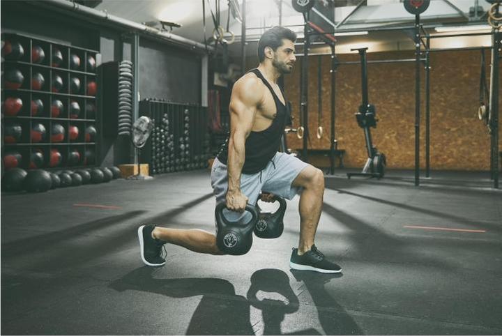 Immagine prodotto Gorilla Sports Plastica Kettlebell (1 x 10 kg, 1 x 8 kg, 1 x 12 kg)