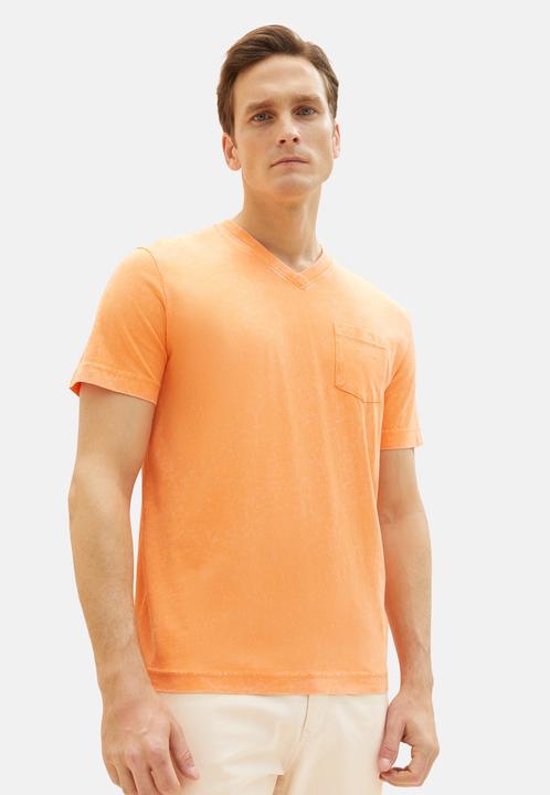 Actual product image Tom Tailor T-Shirt Kurzarmshirt mit V-Ausschnitt, ausgewaschener Optik und Brusttasche (M)