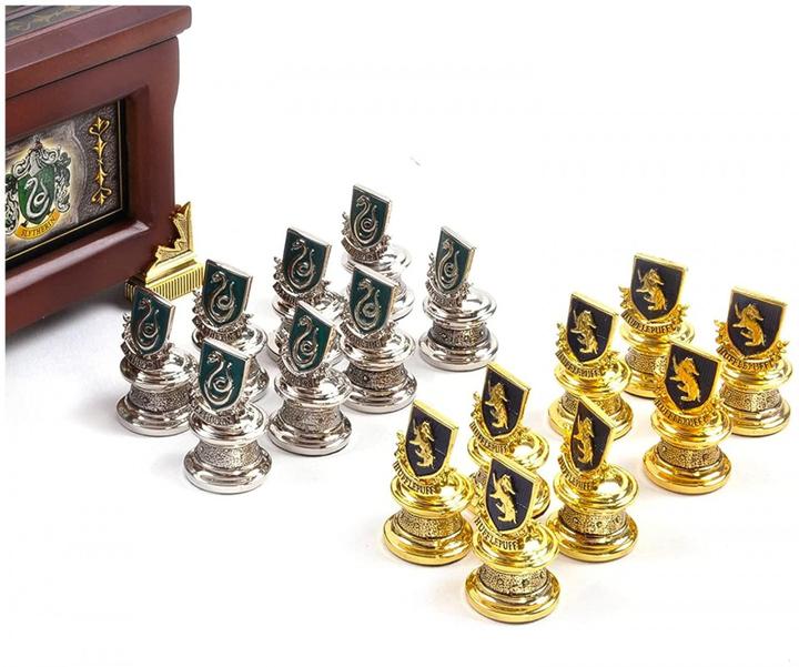 Image du produit Noble Collection Harry Potter Les maisons de Poudlard Quidditch