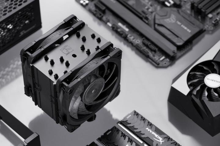 Actual product image Noctua NH-U12A chromax.black (158 mm)