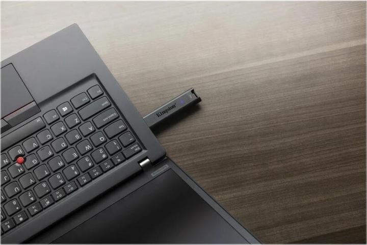 Actual product image Kingston DataTraveler Max (1000 GB, USB 3.2 Gen 2, USB-C)