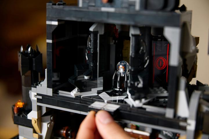 Image du produit LEGO The Lord of the Rings : Barad-dûr (10333, LEGO Icons, LEGO difficiles à trouver)