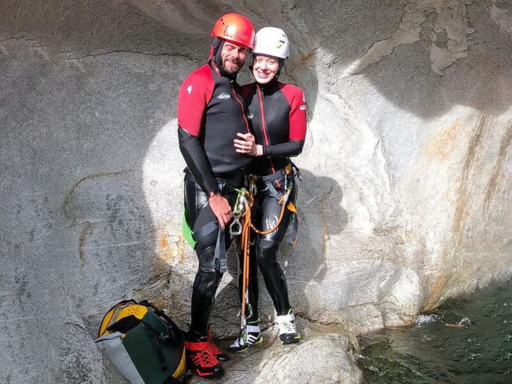 Produktbild Smartbox 4-stündiger Canyoning-Kurs für 2 Anfänger im Kanton Tessin (2 Pers.)