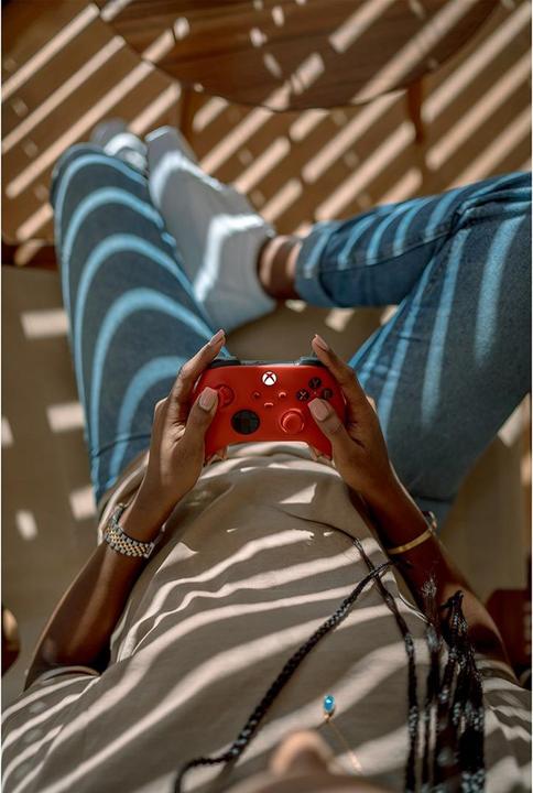 Produktbild Microsoft Xbox Wireless Controller - Pulse Red (PC, Xbox One X, Xbox Series X, Xbox One S, Xbox Series S)