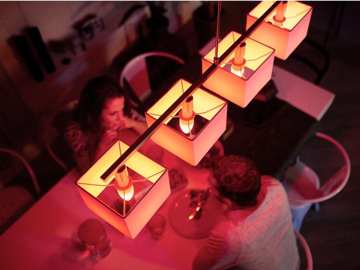 Produktbild Philips Hue White & Color BT (E14, 5.30 W, 470 lm, 2 x, G)