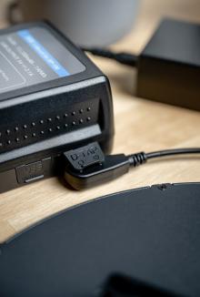 Immagine prodotto Newell Caricabatterie D-Tap 16,8V 5A per attacco a V (Caricatore)