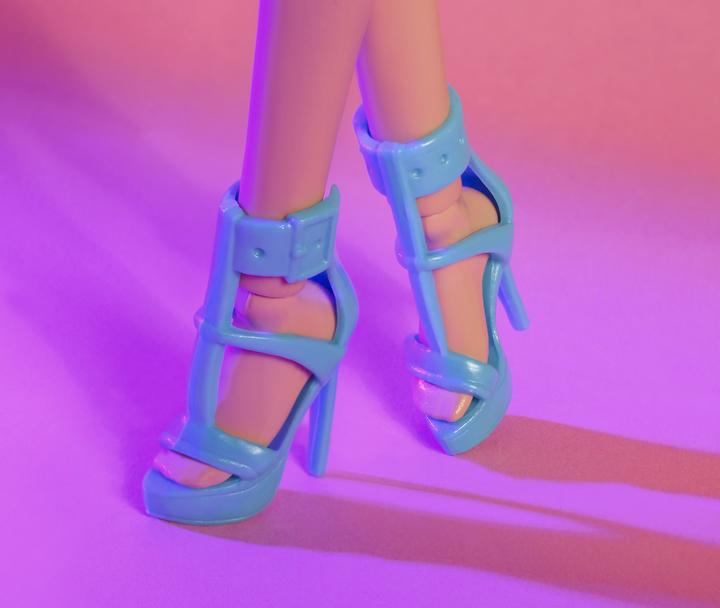Produktbild Barbie Signature Looks 23 - Blonde, Blue Dress