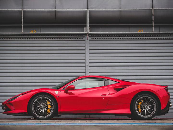 Image du produit Smartbox Stage de pilotage : 1 tour en Ferrari 488 GTB sur le Red Bull Ring en Autriche (1 pers.)