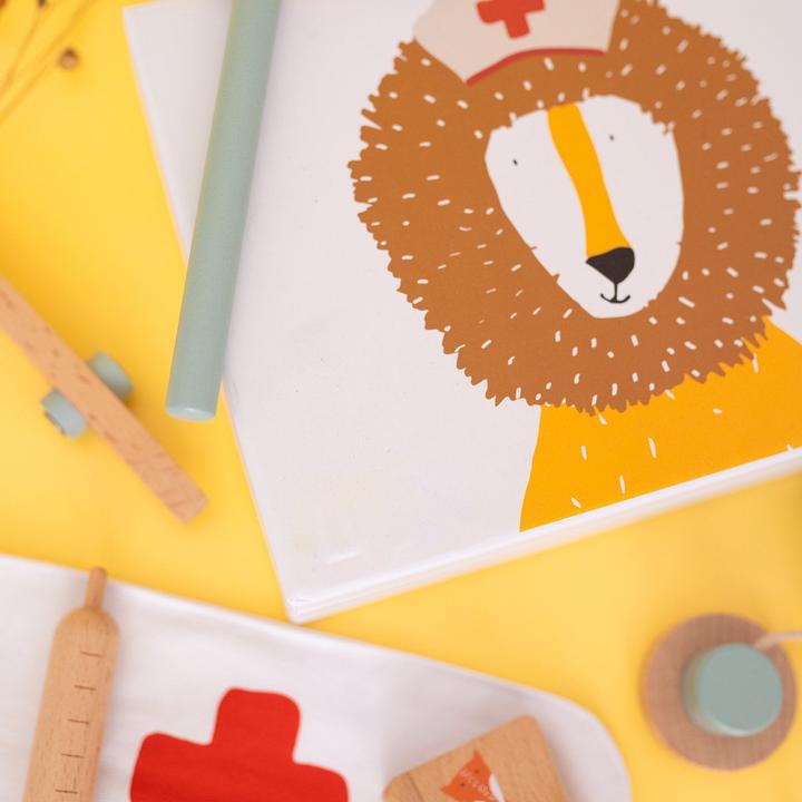 Produktbild Activity Board Arztkoffer für Kinder, Arztkoffer aus Holz, Weihnachtsgeschenk Kind, Arztset, Geschenkidee Mädchen