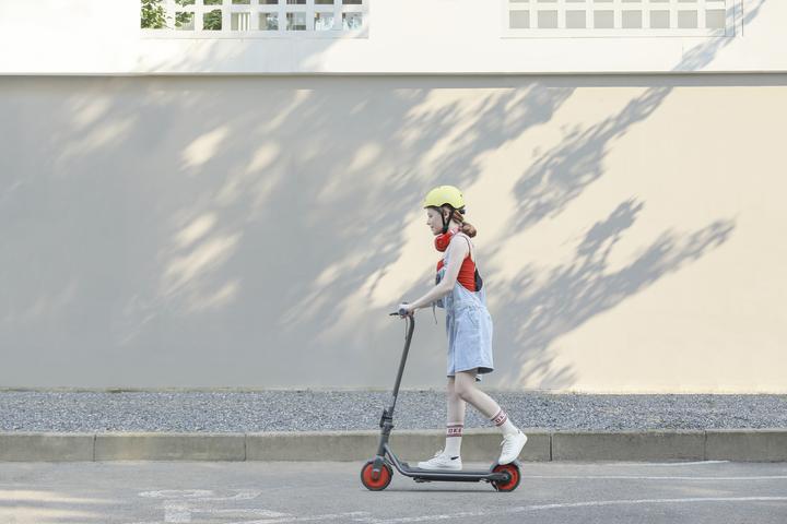 Produktbild Segway-Ninebot ZING C20 (16 km/h, 20 km, 150 W)