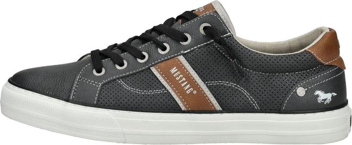 Actual product image Mustang Sneaker (45)