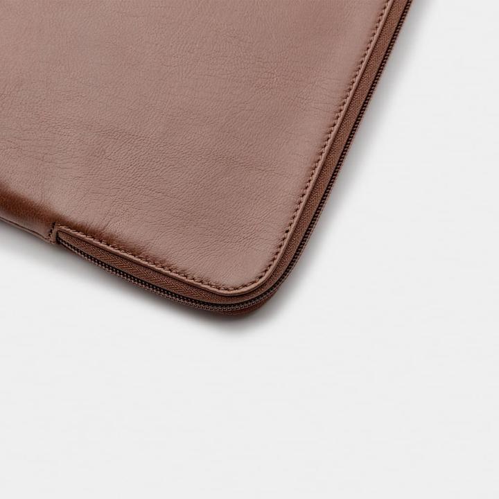 Actual product image Trunk MacBook Pro sleeve (14", Apple)