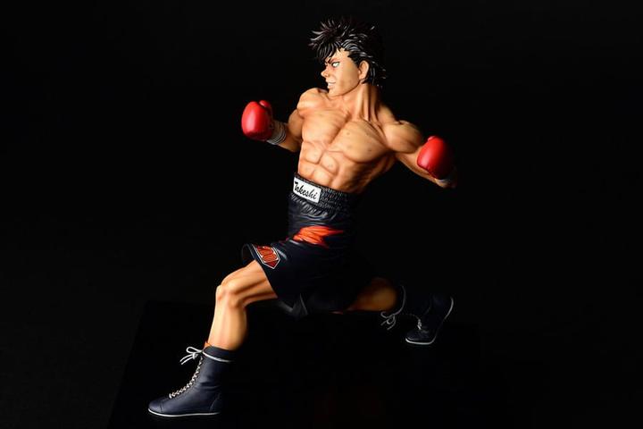Actual product image Orca Hajime no Ippo statuette PVC 1/6 Takeshi Sendou Finish Blow Ver. Damage 29 cm