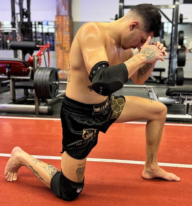 Actual product image Mizdak MMA Elbow Pads (L)