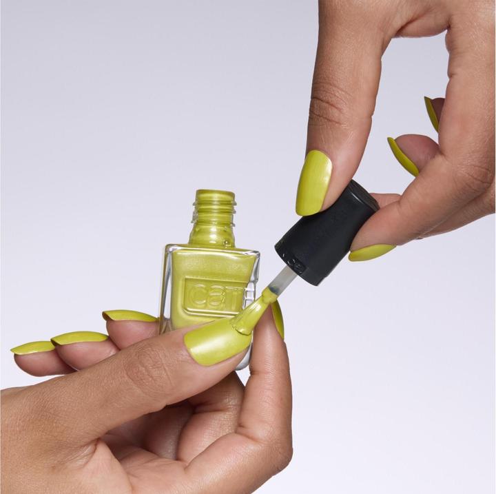 Actual product image Catrice Gel Affair Nail Lacquer No. 033 Green Long-Lasting (033 You're The Lime To My Tequila, Gel-Effect Nail Polish)