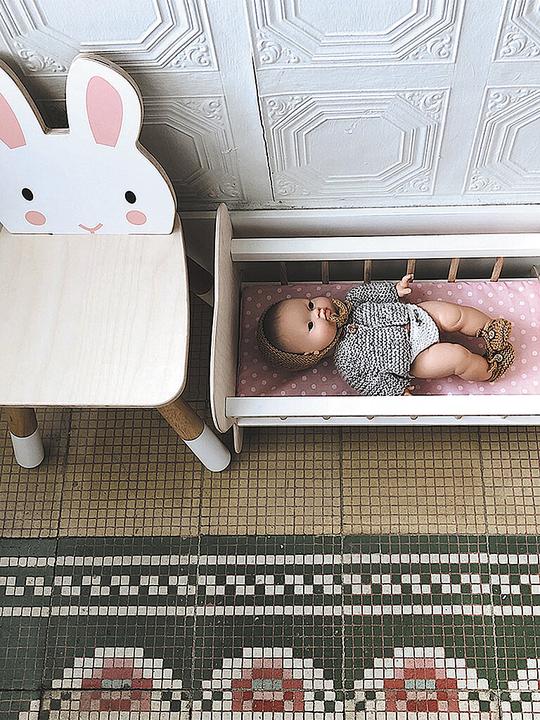 Produktbild Tender Leaf Toys Hase (Kinderstuhl)