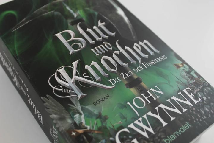 Produktbild Die Zeit der Finsternis - Blut und Knochen 3 (Deutsch, John Gwynne, 2021)