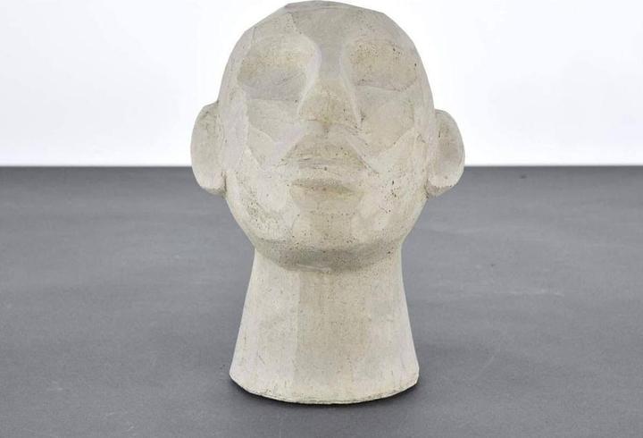 Image du produit Villa Collection Tête de sculpture en ciment sur pied (25 x 17.5 x 17.5 cm)