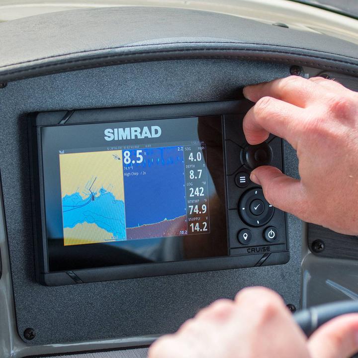 Image du produit Simrad Traceur de cartes "Cruise" incluant une sonde 83/200
