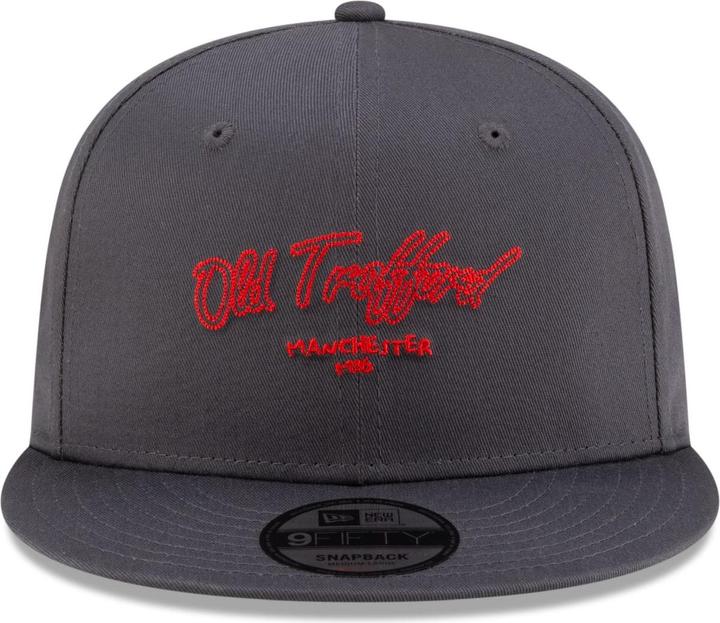 Actual product image New Era 9Fifty Snapback Cap - CHAIN STITCH Manchester United (S/M)