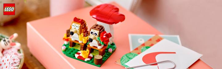 Actual product image LEGO Hedgehogs and their picnic date (40711, LEGO Seasonal Sets)