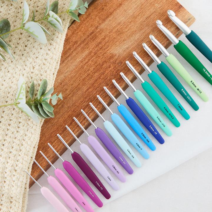 Actual product image Knitpro Waves crochet hook set