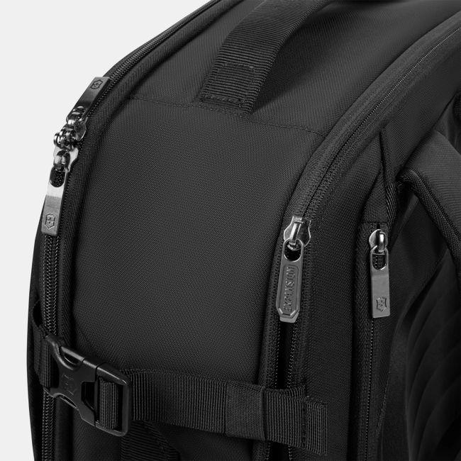 Actual product image Victorinox Crosslight Boarding Bag (37 l)