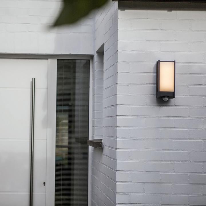 Actual product image Lutec LED outdoor wall lamp QUBO (800 lm, IP54)