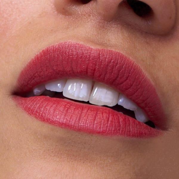 Produktbild dm alverde Lippenstift Matt Red Kiss 10