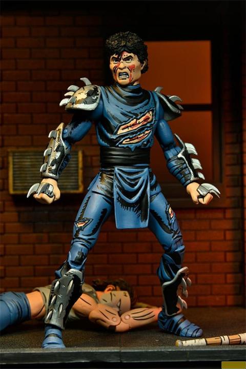 Actual product image Neca Teenage Mutant Ninja Turtles (Mirage Comics) Action Figure Battle Damaged Shredder 18 cm