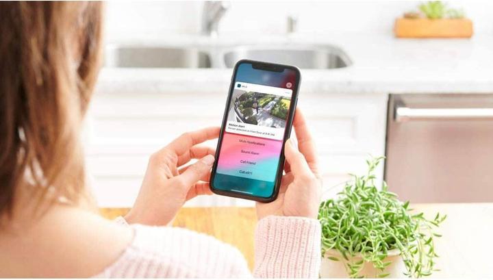 Produktbild Arlo Essential Spotlight Kamera 1er Set, weiss (1920 x 1080 Pixels)