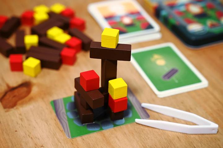 Produktbild Tinderblox - am Lagerfeuer - Geschicklichkeitsspiel (DE) (Deutsch)