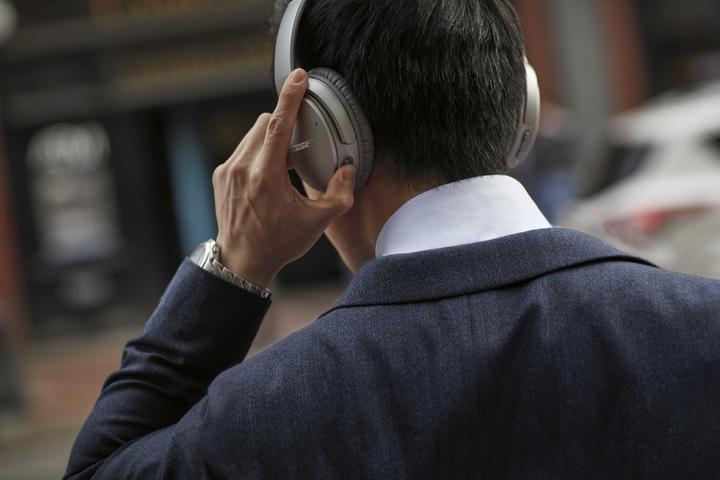 Produktbild Bose QuietComfort 35 II (ANC, 20 h, Kabellos, Kabelgebunden)