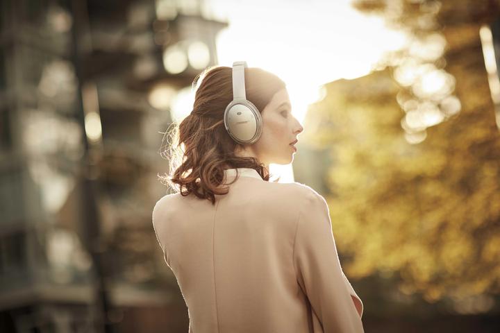 Produktbild Bose QuietComfort 35 II (ANC, 20 h, Kabellos, Kabelgebunden)