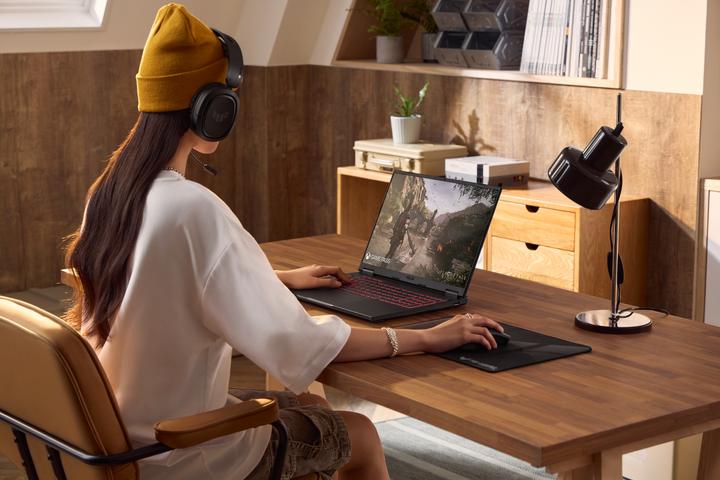 Produktbild ASUS TUF Gaming A16 RTX 4070 (16", AMD Ryzen AI 9 HX 370, 16 GB, 1000 GB, DE)